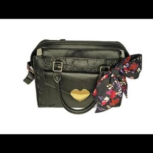 💛 Betsey Johnson Y2K Black Heart Purse